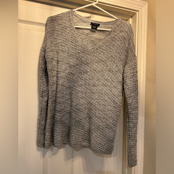 Calvin Klein V neck sweater size M - Picture 1 of 5